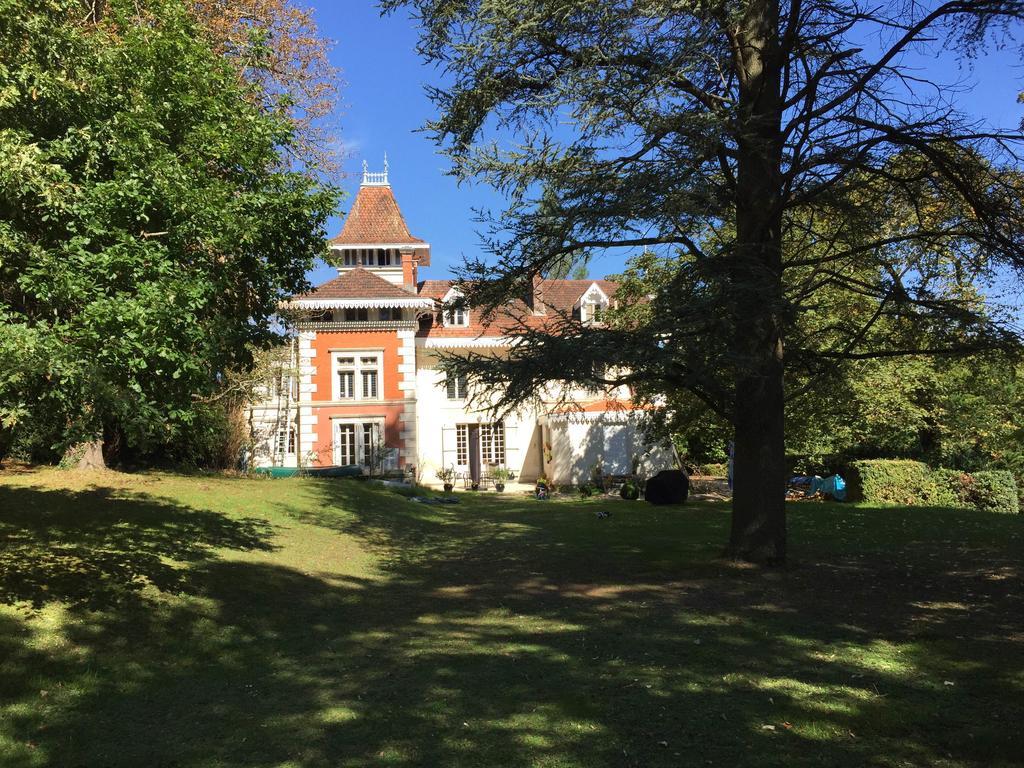 Bed and Breakfast Le Chalet De Luxe Saint-Séverin Exteriér fotografie