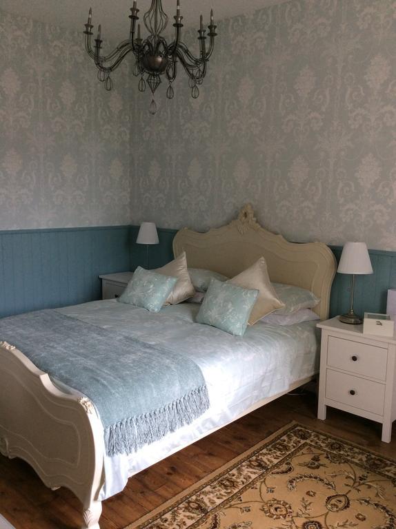 Bed and Breakfast Le Chalet De Luxe Saint-Séverin Pokoj fotografie