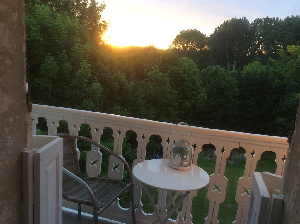 Bed and Breakfast Le Chalet De Luxe Saint-Séverin Exteriér fotografie
